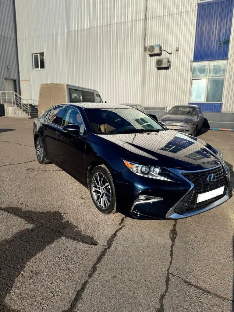 Lexus es 350. Синий 3.5 автомат. Круиз, климат, коньячный кожаный салон в идеале. Авто в шикарном состоянии 5 из 5. +79493091622 игорь. - фотография - 14