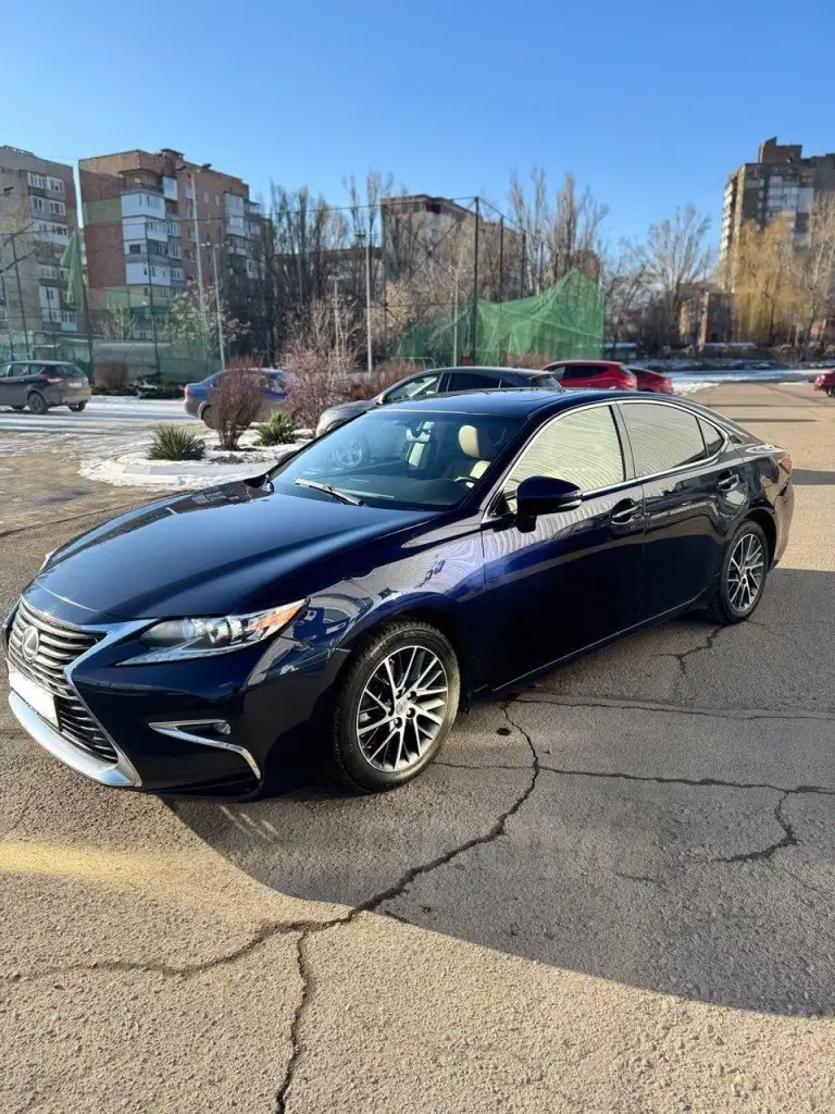 Lexus es 350. Синий 3.5 автомат. Круиз, климат, коньячный кожаный салон в идеале. Авто в шикарном состоянии 5 из 5. +79493091622 игорь. - фотография - 12