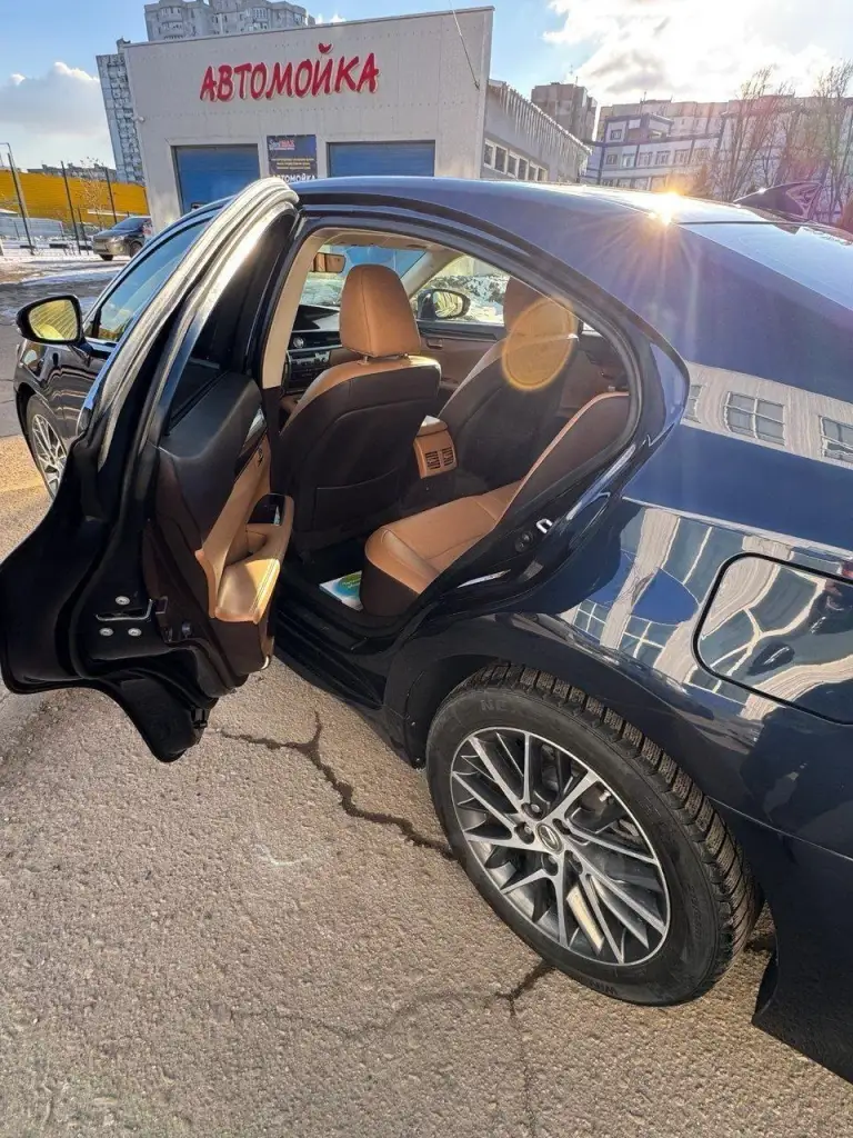 Lexus es 350. Синий 3.5 автомат. Круиз, климат, коньячный кожаный салон в идеале. Авто в шикарном состоянии 5 из 5. +79493091622 игорь. - фотография - 10