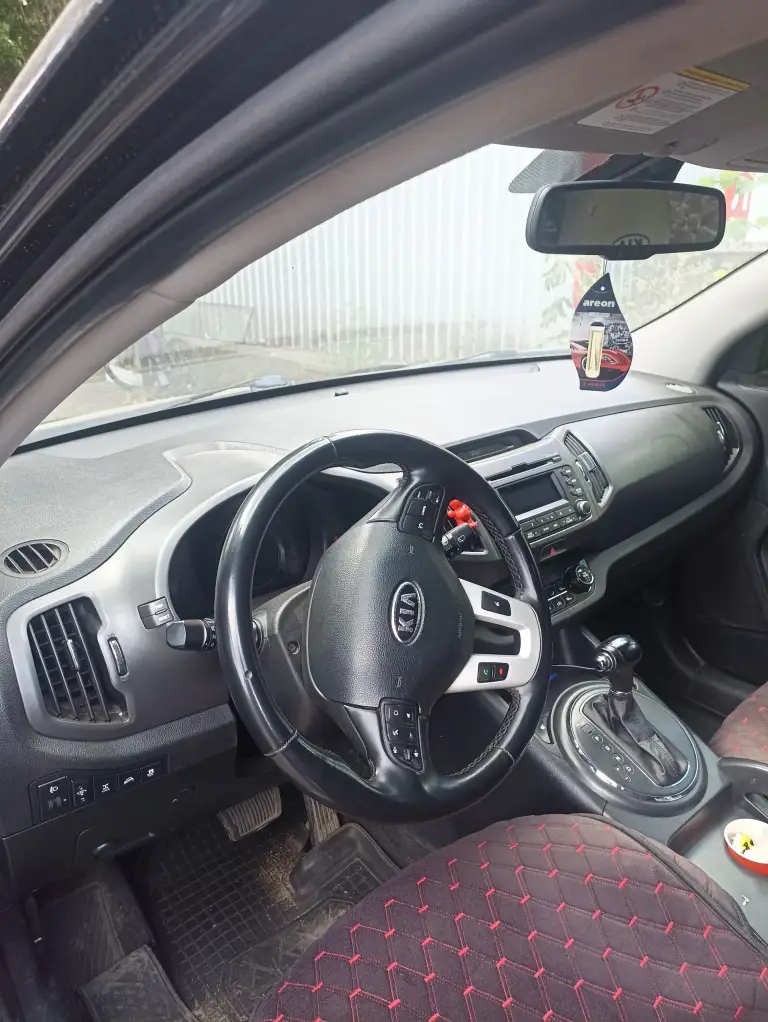 Продам. Киа спортодже 2011 год 2.0 автомат, пробег 155000 полный привод +7949 349 33 71 1150000 торг можно обмен - фотография - 6