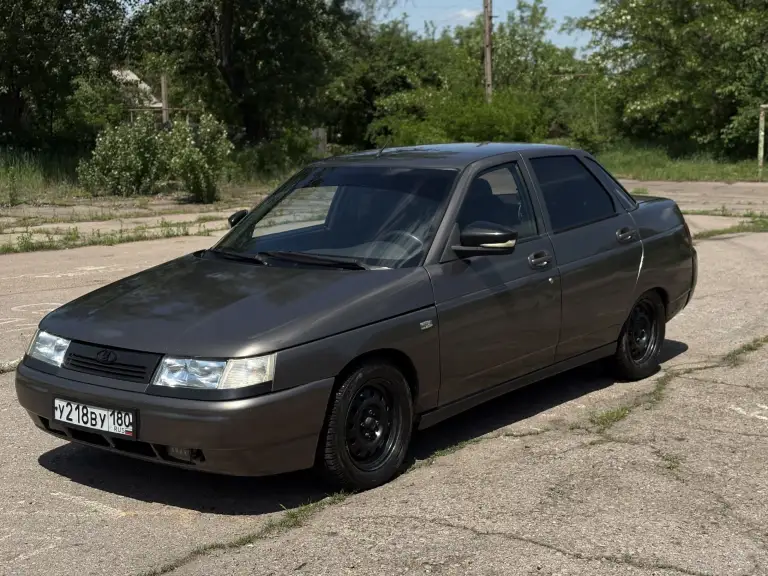 Продам свой ваз 2110 в красивом цвете кориандр 2007г. Двигатель 1.6 шеснарь 124мотор очень бодрый, коробка на отлично! Заменены все расходники включая грм. Состояние кузова хорошее, дно стаканы и тд все целое, есть небольшие моменты по лкп. Стоит евроторпеда работает каждая кнопка все светится и включается, салон не затертый - чистый. Авто на новой японской зимней резине r14. В машине установлен автозвук + шумоизоляция стоимостью больше 100к руб. С продажей не спешу. Переоформление в мрэо цена 290 000₽ торг реальному покупателю, город горловка +79493658942 - фотография - 7