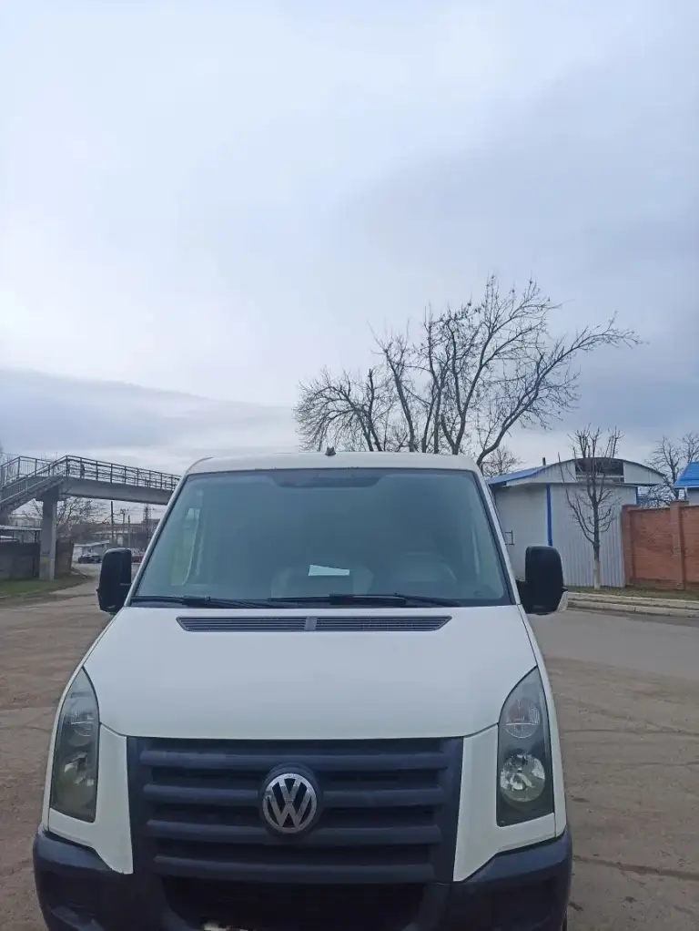 Продам. Фольксваген крафтер 2010 год 2.5 турбо самый надёжный, очень хорошим состоянии не битая два хозяина стекло подюмники сигнализация есть. Резина новая большой груз не возьили, машина ухожуная любая проверка, садись и катайся мотор коробка ходовка идеальный состояние зимний резину подарок обмен на легковой обе сторон +79493493371 1150000 хорошый торг - фотография - 4