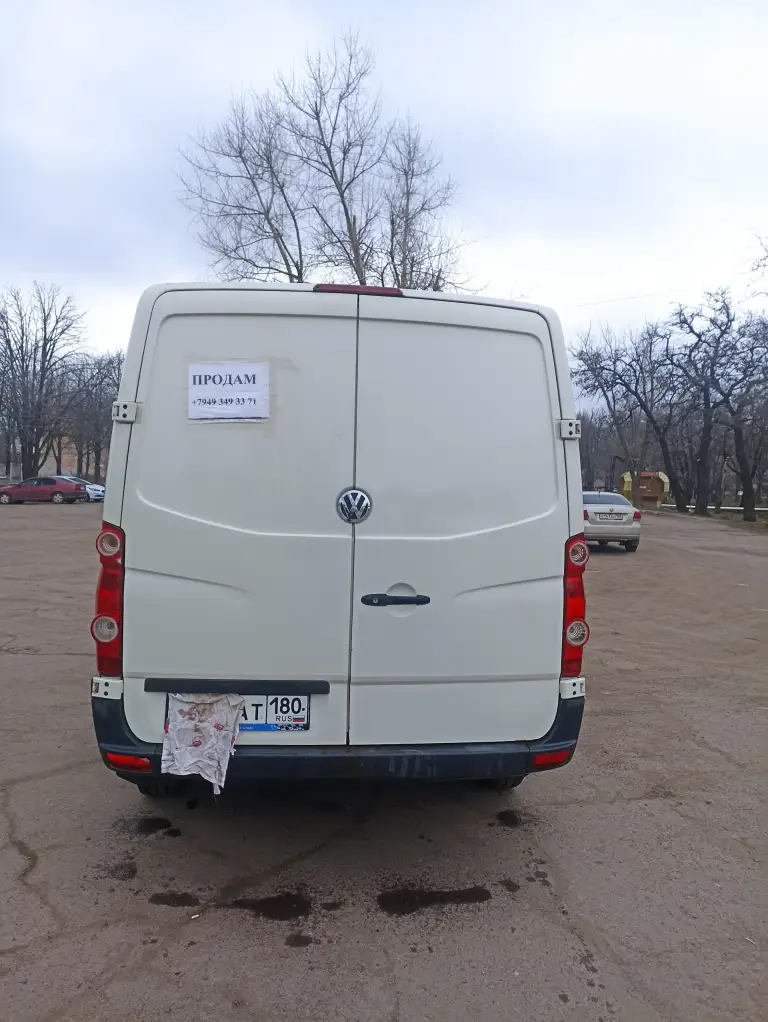 Продам. Фольксваген крафтер 2010 год 2.5 турбо самый надёжный, очень хорошим состоянии не битая два хозяина стекло подюмники сигнализация есть. Резина новая большой груз не возьили, машина ухожуная любая проверка, садись и катайся мотор коробка ходовка идеальный состояние зимний резину подарок, обмен на легковой обе сторон +79493493371 1150000 хорошый торг - фотография - 9