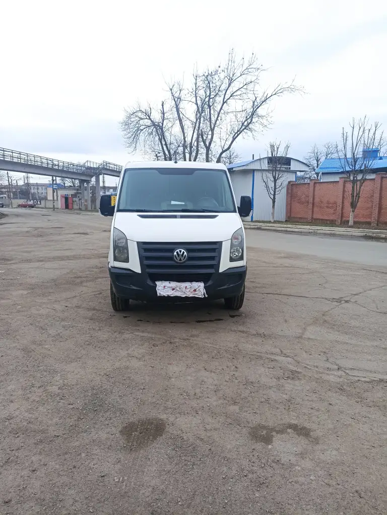 Продам. Фольксваген крафтер 2010 год 2.5 турбо самый надёжный, очень хорошим состоянии не битая два хозяина стекло подюмники сигнализация есть. Резина новая большой груз не возьили, машина ухожуная любая проверка, садись и катайся мотор коробка ходовка идеальный состояние зимний резину подарок, обмен на легковой обе сторон +79493493371 1150000 хорошый торг - фотография - 10