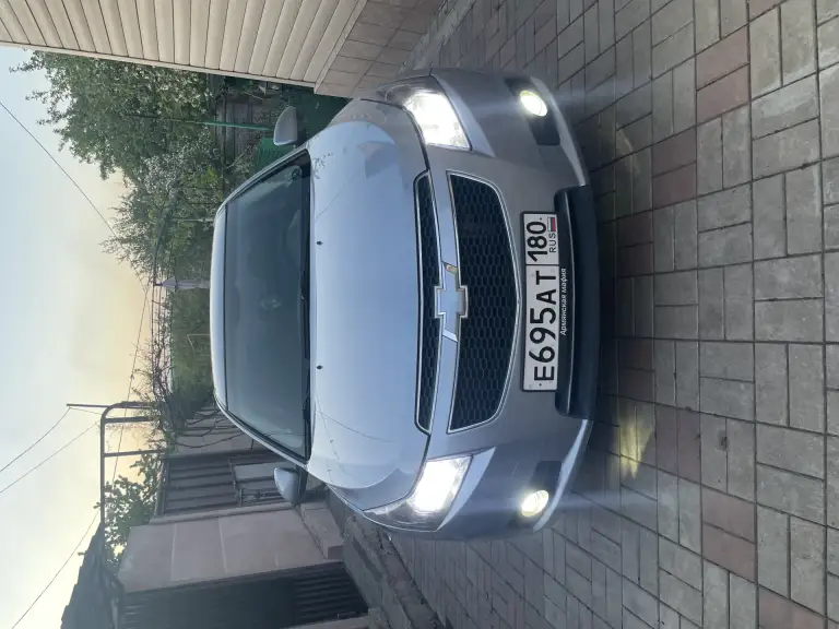 Продам chevrolet cruze 2009г. В.1.6 автомат. Автомобиль в отличном состоянии. Двигатель и коробка без нареканий. Грм поменян. Ходовая обслужена полностью, ничего не стучит, не скрипит(недавно ставились новые передние рычаги в сборе, опорные подшипники, передние и задние стойки, колодки в круг, задние суппорта, антифриз, масло в гуре, в коробке тоже заменил масло и тд. Планшет, саб, камера заднего вида. В авто есть всё для комфортной езды кондиционер(заправлен)подогрев сидений, эл. Зеркала, эл. Стеклоподъёмники, всё работает. Передний свет ближний, дальний, туманки всё лэд. Задняя оптика диодная. Стёкла все родные включая лобовое. Документы чистые без штрафов и тд. +7949-517-72-17 - фотография - 1