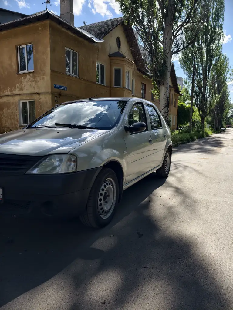Renault logan 1, объем двигателя 1,4, механика, 2007года, пробег 210 000км,
Продажа в связи с покупкой другого авто, подготавливал для личной эксплуатации
Езжу каждый день
Естественно есть возрастные нюансы - местами подвыгорела краска, есть подкрасы
Честная цена - платите только за тех состояние автомобиля
Устранены недочеты от предыдущих владельцев
Не требует вложений: грм, помпа, все тех жидкости - уже заменены
Ходовая и система охлаждения полностью обслужены
Нет скрытых дефектов
Газ не установлен и ранее не стоял
Чистый салон без запахов, новые чехлы, установлена хорошая музыка
Сделана шумоизоляция (также багажника) + антикор вкруг (также двери и пороги)
Родной живой металл без коррозии
Новое лобовое стекло «бор» (при установке рамка вокруг стекла окрашена)
2 Комплекта хорошей резины на дисках (зима, лето – пробег не более 8 тыс. Км на комплект)
Имеется полный перечень выполненных работ и материалов за 3 года с привязкой к километражу и датам проведения
Разбитый задний фонарь заменю, уже заказал.
435 000 Руб, обоснованный торг
Тел. : +7 949 399 14 47 - фотография - 3