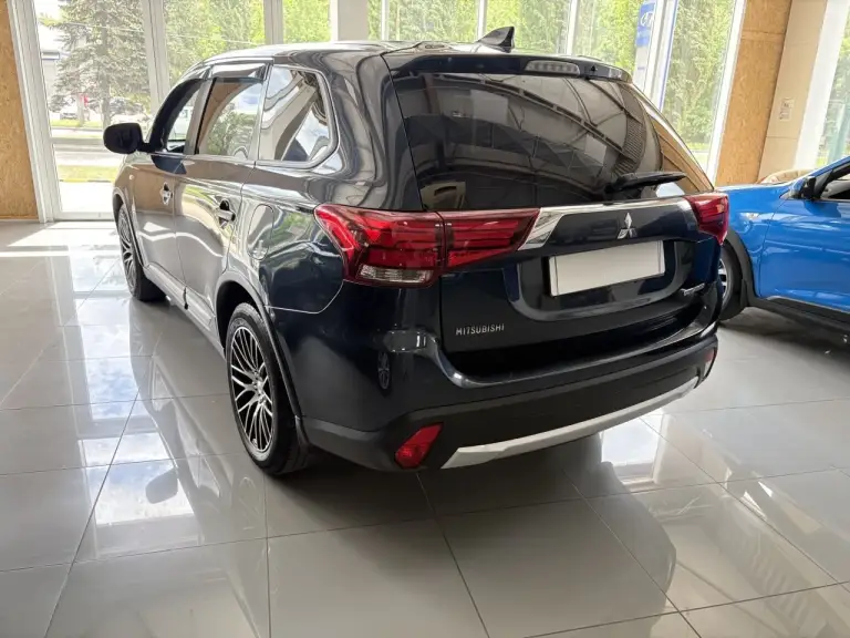 Автомобиль mitsubishi outlander 2018г. Переднеприводный
Двс 2.0 л. , 146 л. С.
Пробег 131000км
Кпп вариатор
В комплектации abs, полный эл. Пакет, эл. Ст. Подъемники, климат контроль однозонный, датчик света, кондиционер, камера заднего обзора, видеорегистратор, диски r18
Авто обслужен, вложений не требует!
Цена 1 950 000 руб.
Авто находится в автосалоне hyundai, г. Макеевка, донецкое шоссе, 140
Консультации по тел. +7 949 518-24-98 - фотография - 6