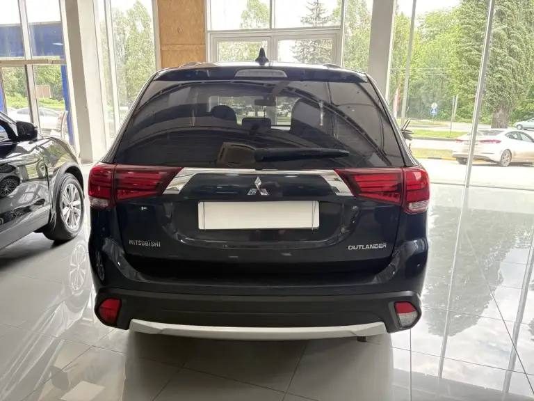 Автомобиль mitsubishi outlander 2018г. Переднеприводный
Двс 2.0 л. , 146 л. С.
Пробег 131000км
Кпп вариатор
В комплектации abs, полный эл. Пакет, эл. Ст. Подъемники, климат контроль однозонный, датчик света, кондиционер, камера заднего обзора, видеорегистратор, диски r18
Авто обслужен, вложений не требует!
Цена 1 950 000 руб.
Авто находится в автосалоне hyundai, г. Макеевка, донецкое шоссе, 140
Консультации по тел. +7 949 518-24-98 - фотография - 10