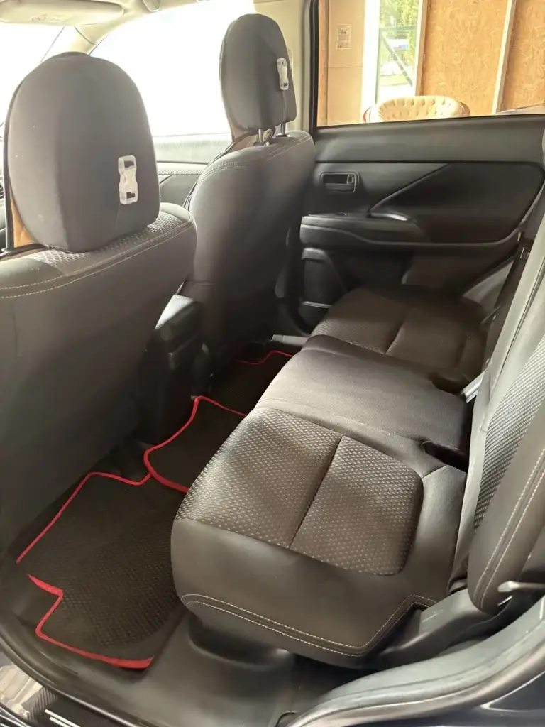 Автомобиль mitsubishi outlander 2018г. Переднеприводный
Двс 2.0 л. , 146 л. С.
Пробег 131000км
Кпп вариатор
В комплектации abs, полный эл. Пакет, эл. Ст. Подъемники, климат контроль однозонный, датчик света, кондиционер, камера заднего обзора, видеорегистратор, диски r18
Авто обслужен, вложений не требует!
Цена 1 950 000 руб.
Авто находится в автосалоне hyundai, г. Макеевка, донецкое шоссе, 140
Консультации по тел. +7 949 518-24-98 - фотография - 7