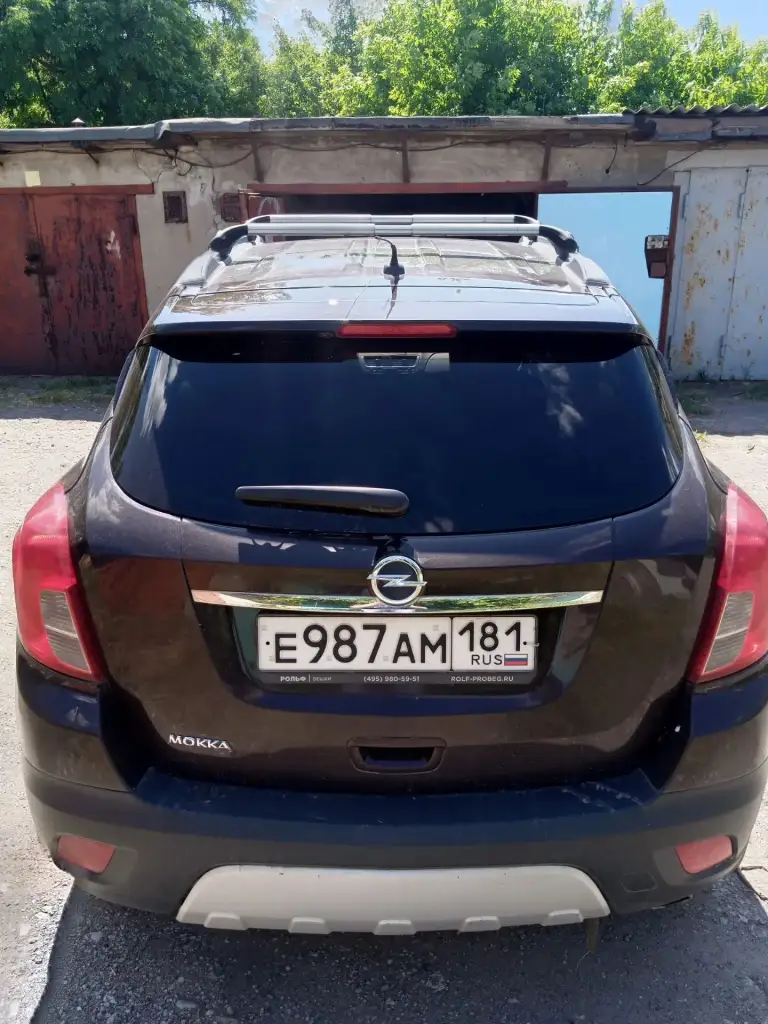 Продается автомобиль опель мокка авто в хорошем состоянии, по технике все исправно. Кузов без коррозии и дефектов, ! Я хозяин более трех лет. Коробка передач переключается четко. Сцепление мягкое, без нареканий. Подвеска и ходовая не стучит и не шумит менялась в прошлом году, замена грм была 15 тыс. Назад. Салон чистый, не прокуренный, сиденья без потёртостей. А/м юридически чистый: без штрафов, залогов и ограничений. Птс оригинальный. Пробег, 205 тыс км. Вопросы по телефону. +79591028715 цена 1050 тыс. ₽ - фотография - 4