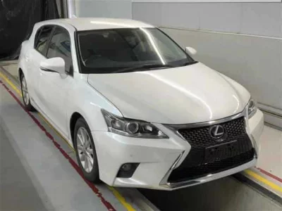 Lexus ct 2015г. Выпуска, седан, цвет белый, мощность 152л. С. , объем 1.8с. С. , пробег 38000км. , цена 884 926р. , +79490945388 анна - фотография - 1