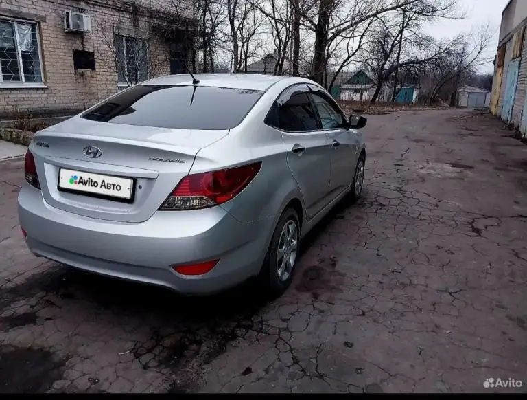 Hyundai solaris 1.6 mt, 2012, 164 000 км родной пробег
Автомобиль на полном ходу, вложений не требует. 4 стеклоподъемника, кондиционер работает исправно, обогрев сидений, обогрев зоны дворников, электрозеркала. Катализатор вырезан. Полностью зеленая автотека, в дтп, в такси не был. Собственник, владею машиной с 2023 года.

Любые проверки, скину vin по запросу. Все вопросы по телефону:+79490031447. 780т руб, торг. Г. Дебальцево - фотография - 3