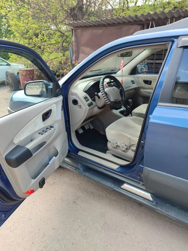 Hyundai tucson 2005, переднеприводный, бензин 2.0,коробка механика, 4 стеклоподъемника, автосигнализация, кондиционер, подогрев сидений, стекл. Комплект новой резины лето и зима, титаны лето и титаны зима.
Г. Горловка, 700т ₽,
+79493143041 - фотография - 7