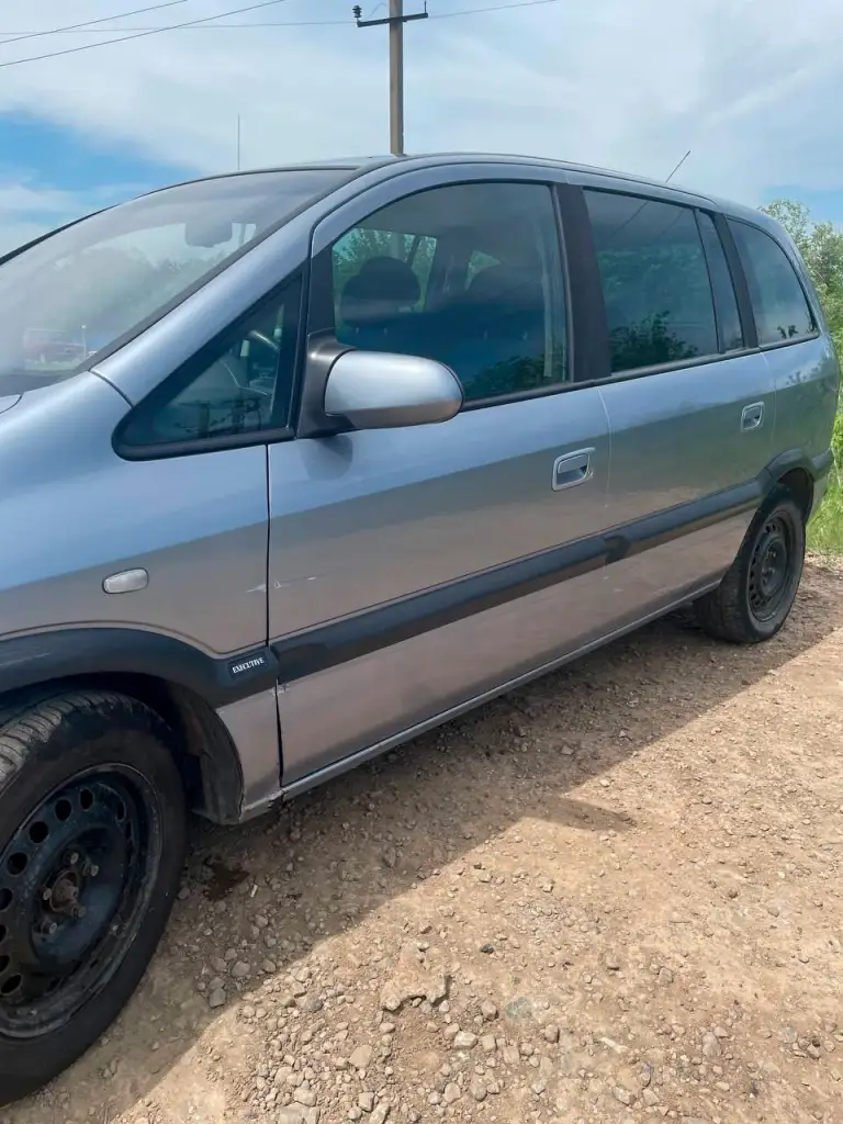 Продаю opel zafira 2003 года выпуска.
Автомобиль в хорошем техническом состоянии, без дтп.
Дизель, механическая коробка передач, передний привод, цвет серый.
Пробег 236 т. Км. , двигатель 2.2 л.

+79591541453 - фотография - 8
