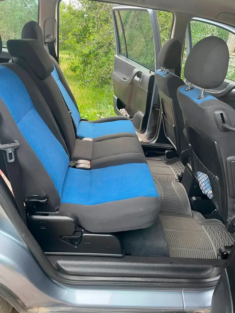 Продаю opel zafira 2003 года выпуска.
Автомобиль в хорошем техническом состоянии, без дтп.
Дизель, механическая коробка передач, передний привод, цвет серый.
Пробег 236 т. Км. , двигатель 2.2 л.

+79591541453 - фотография - 4