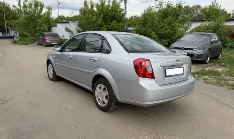 Продам chevrolet lacetti с малым родным пробегом
2009Г 39 000 км, на автомате 1,6(надежный двигатель)
В родной краске, не битый, не крашен, все в заводе, хозяйский, продажа от собственника, зимой не эксплуатировался, гаражное хранение. - фотография - 2