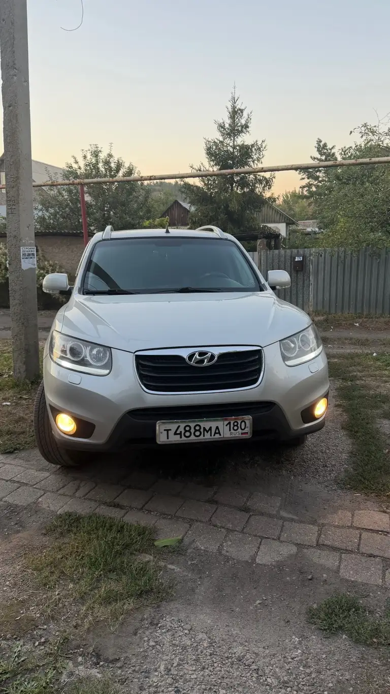 Продам санта фе 2. 2.2 дизель. 2010 г. В. Пробег 202 т. Км. Машина в заводском окрасе. Работает абсолютно все. Автотека зеленая. Цена 1.420 т. +79493480477 - фотография - 2