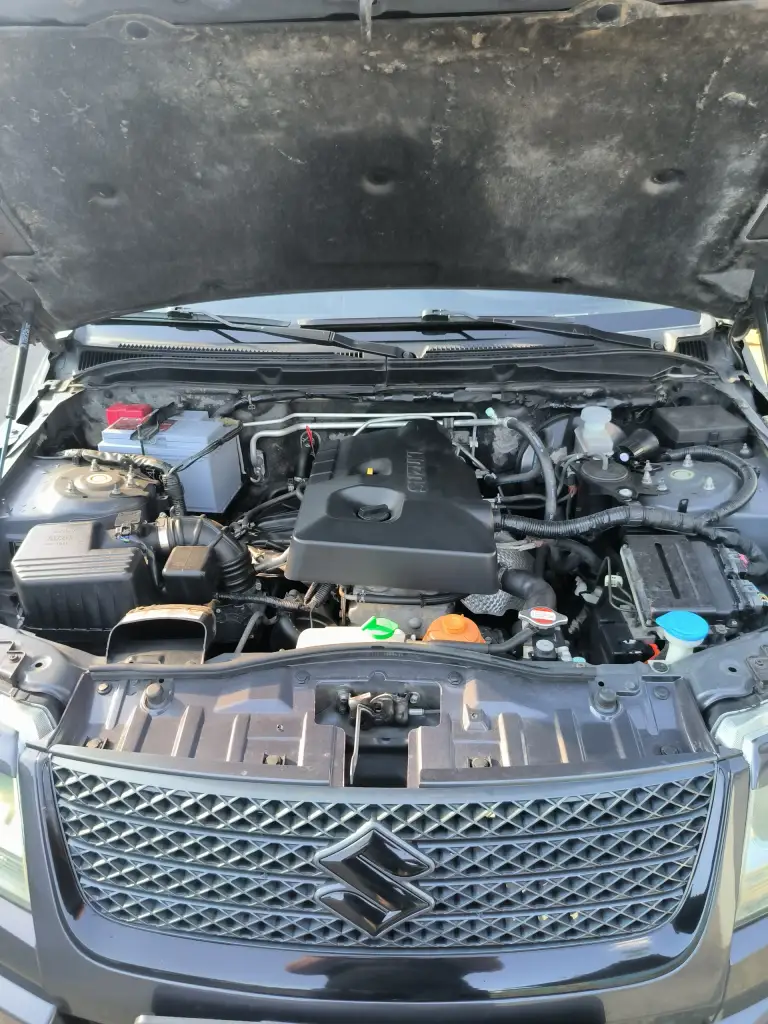 На газу евро 4. Техосмотр пройден. Продам suzuki grand vitara 2010. Объем 2.0. Машина обслужена от и до, все масла везде поменяны. Автомат не пинает, работает чётко, полный привод без проблем доедет куда захотите. Двигатель масло не употребляет. Машина обработана пушечным салом и body, ближайшее время ржавчина ей не страшна. Машине сделан чип тюнинг (едет бодро). Клапана отрегулированы. Сделано дхо (дальний в пол накала) сигнализация staline с автозапуском. Музыка хорошая играет достойно. Камера заднего вида. Машине сделана шумоизоляция. Круиз контроль, климат контроль, кондиционер холодит идеально. Печка жарит, зимой очень тепло. Ходовая: перед перебрал полностью, зад всё в отличном состоянии. За машину не стыдно, вид имеет, вложено много сил и денег. Хочу 1.150 млн. +79493209287 - фотография - 9