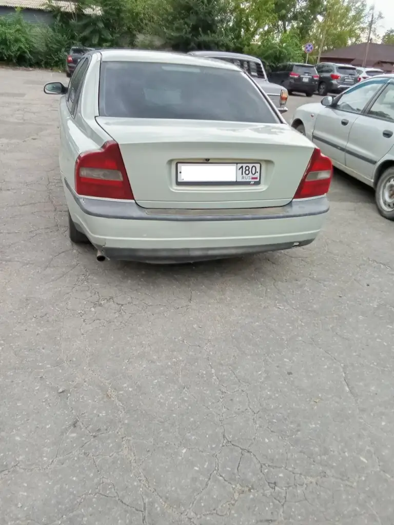 Продам volvo s80, 220 000 ₽, 1999 г. В. , 340 000 км, 2.4 механика (140л. С), бежевый цвет, передний привод, растаможена. Авто на ходу. Требует замены уплотнителей теплообменника печки (возможно самого теплообменника) и ступичного подшипника. Авто под восстановление или разбор. Подробности по телефону. Торг у капота. Феникс 393 86 55. - фотография - 4