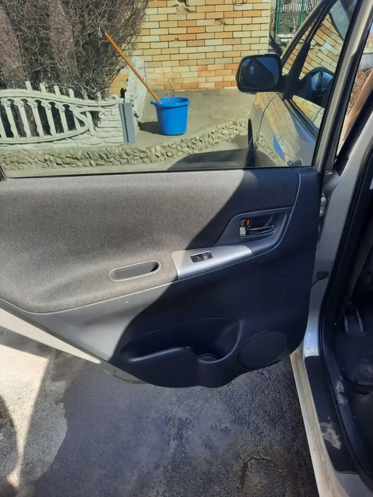 Toyota corolla verso 2002 г. В. 2,0 турбо дизель. Пробег 230000 км. Машина от собственника, ухоженная, гаражное хранение. Кондиционер работает. Двигатель, ходовка и салон в отличном состоянии, кузов в родной краске, есть моменты на порогах. Цена 455000 р. Торг. Звоните в мах или телегу +79490432845 мобильная связь очень плохая. - фотография - 6