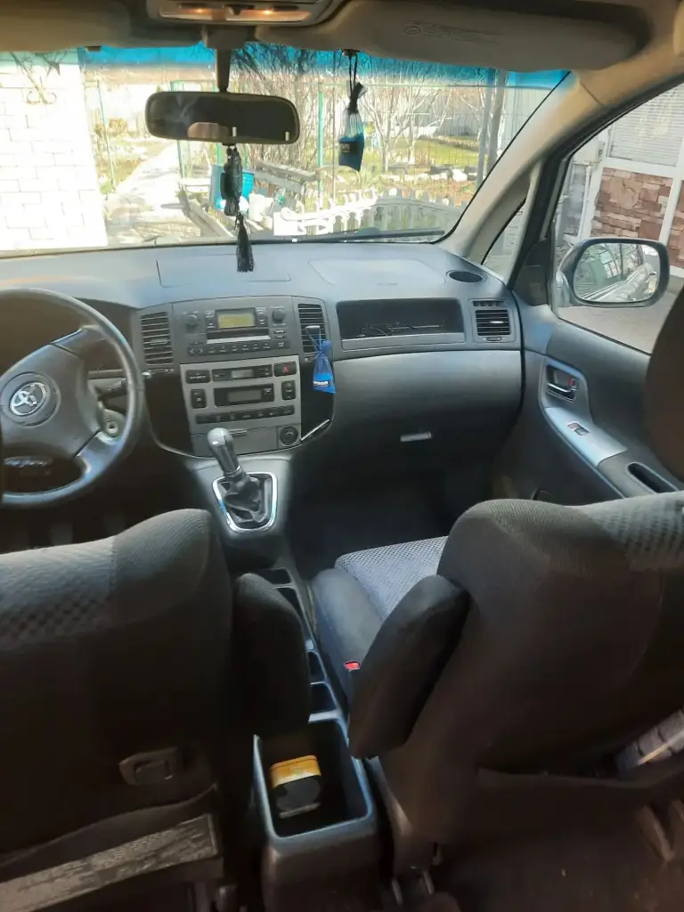 Toyota corolla verso 2002 г. В. 2,0 турбо дизель. Пробег 230000 км. Машина от собственника, ухоженная, гаражное хранение. Кондиционер работает. Двигатель, ходовка и салон в отличном состоянии, кузов в родной краске, есть моменты на порогах. Цена 455000 р. Торг. Звоните в мах или телегу +79490432845 мобильная связь очень плохая. - фотография - 3