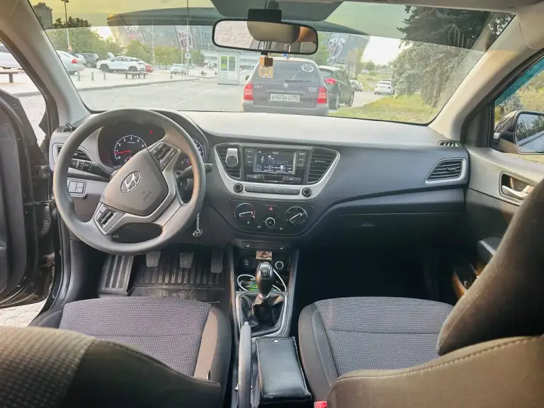 Hyundai solaris ii
Год выпуска: 2018
Пробег: 203 000 км
Коробка передач: механическая
Объём двигателя: 1,6 л
Вид топлива: бензин
Состояние машины: отличное
Количество владельцев: 2
Мощность: 123 л. С.
Автомобиль в идеальном состоянии — не требует ни копейки вложений.
Двигатель работает безупречно. Коробка передач переключается плавно и без малейших усилий, подвеска в отличном состоянии.
Салон ухожен: чист, ни единого скрипа, ни малейшего постороннего запаха. Всё электрооборудование функционирует безукоризненно.
Птс — оригинал. Никаких аварий в прошлом. Автотека открыта, как книга, без тёмных страниц.
Комплектация: кондиционер для летней свежести, подогрев сидений для зимнего уюта, подогрев зеркал, парктроник — и, конечно, круиз-контроль с мультирулём для полного комфорта в каждой поездке.
1 450 000 ₽
+79494375404 Дмитрий
Торг уместен! - фотография - 7