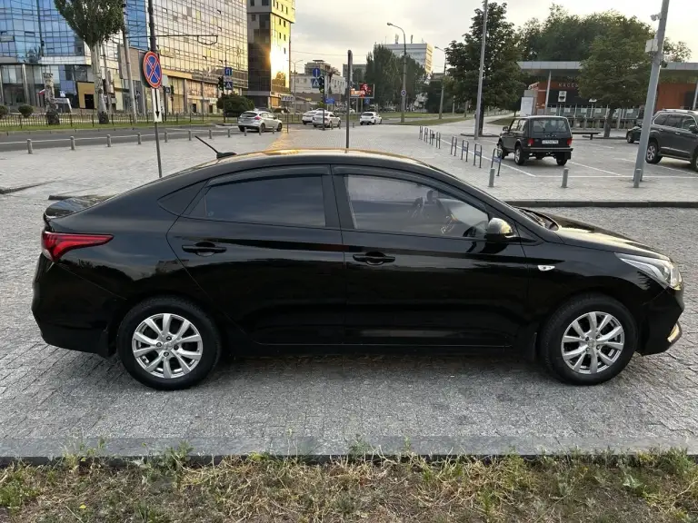 Hyundai solaris ii
Год выпуска: 2018
Пробег: 203 000 км
Коробка передач: механическая
Объём двигателя: 1,6 л
Вид топлива: бензин
Состояние машины: отличное
Количество владельцев: 2
Мощность: 123 л. С.
Автомобиль в идеальном состоянии — не требует ни копейки вложений.
Двигатель работает безупречно. Коробка передач переключается плавно и без малейших усилий, подвеска в отличном состоянии.
Салон ухожен: чист, ни единого скрипа, ни малейшего постороннего запаха. Всё электрооборудование функционирует безукоризненно.
Птс — оригинал. Никаких аварий в прошлом. Автотека открыта, как книга, без тёмных страниц.
Комплектация: кондиционер для летней свежести, подогрев сидений для зимнего уюта, подогрев зеркал, парктроник — и, конечно, круиз-контроль с мультирулём для полного комфорта в каждой поездке.
1 450 000 ₽
+79494375404 Дмитрий
Торг уместен! - фотография - 6