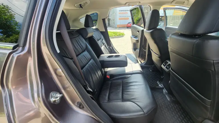✅Авто: honda cr-v iv
✅Год: 2014г
✅Пробег: 241838 км
✅Объем: 2.4
✅Цена 1 750 000р
✅Контакт: тел. +7(949)375-07-91
+7(949)371-56-88
По птс 2 владельца.
Комплектация executive
Салон кожаный.
Машина любима и максимально ухожена, обслужена, вовремя менялись расходники, оригинальных марок. Крайне бережное отношение к ней на протяжении всей "совместной жизни" в семье.
На полном уверенном ходу.
С ней вам гарантировано комфортное, безопасное передвижение только в удовольствие.
В придачу комплект зимней резины на родных титановых дисках.
Адекватный минимальный торг у капота.
Доп видео, фото, документы в л/с - фотография - 8