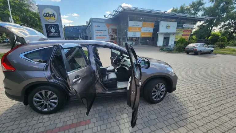 ✅Авто: honda cr-v iv
✅Год: 2014г
✅Пробег: 241838 км
✅Объем: 2.4
✅Цена 1 750 000р
✅Контакт: тел. +7(949)375-07-91
+7(949)371-56-88
По птс 2 владельца.
Комплектация executive
Салон кожаный.
Машина любима и максимально ухожена, обслужена, вовремя менялись расходники, оригинальных марок. Крайне бережное отношение к ней на протяжении всей "совместной жизни" в семье.
На полном уверенном ходу.
С ней вам гарантировано комфортное, безопасное передвижение только в удовольствие.
В придачу комплект зимней резины на родных титановых дисках.
Адекватный минимальный торг у капота.
Доп видео, фото, документы в л/с - фотография - 7
