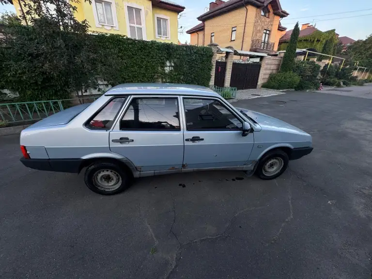 Продам ваз 21099
Инжектор 1.5л не дымит работает отлично
2005 Г. По кузову нужно заниматься
Технически полностью исправен, довезёт куда нужно без хлопот
120 Т р, торг
+79493263960 - фотография - 4