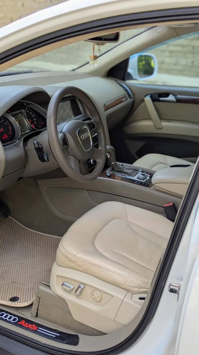 📢 Продам audi q7ресталинг на полной комплектации в идеале можно обмен (цена1м350тр торг) (можно и в кредит 💥💥💥💥💥💥💥) 7мест)
🔹Год 2012
🔹Двигатель 3.0
🔹Коробка: автомат 8ступ
🔹Учёт рф любое оформление
Цена 1м.350тр торг звоните
Также можно обмен предлагайте
🔹Авто в хорошем состоянии не бита не крашена 100% ходовка супер двигатель и кпп работают отлично, кузов в идеальном состоянии, музыка, камера заднего вида, без ключевой доступ климат подогрев сидений панорама 7мест дачик света и дождя и много другого сигнализация, эл стеклоподъёмники и т. Д 🔹телефон :(+79490030134)(телеграм+79490030134)(мах+79490030134) - фотография - 7