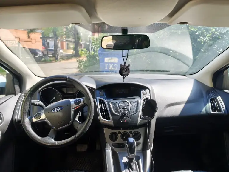 Продам ford focus 3
Год 2013
Пробег 252тыс
Двигатель 1.6 ( 125 л. С )
Кпп автомат
🔥Цена 850 000 т. Р. ( торг ) 🔥

Я собственник, авто владею 3 года. Автомобиль обслуживался своевременно, замена масла каждые 7-8т, кондиционер работает ( заправлен ).
Мотор работает отлично без посторонних звуков, по коробке также без нареканий, ходовая обслужена, салон не прокурен, по электрике все работает, с документами полный порядок, любой вид переоформления.
Все стекла родные кроме лобового, меняли и за трещины.
По лакокрасочному покрытию на твердую 4 для своих лет, есть притертость на правом крыле и небольшая вмятина на багажнике ( на фото видно, торг на ремонт т. К. Сам не успел сделать ) днище, пороги в хорошем состоянии, не гнилые.
Осмотр донецк ( буденновский район )
Тел+79493793233
Телеграмм+79493793233 - фотография - 5