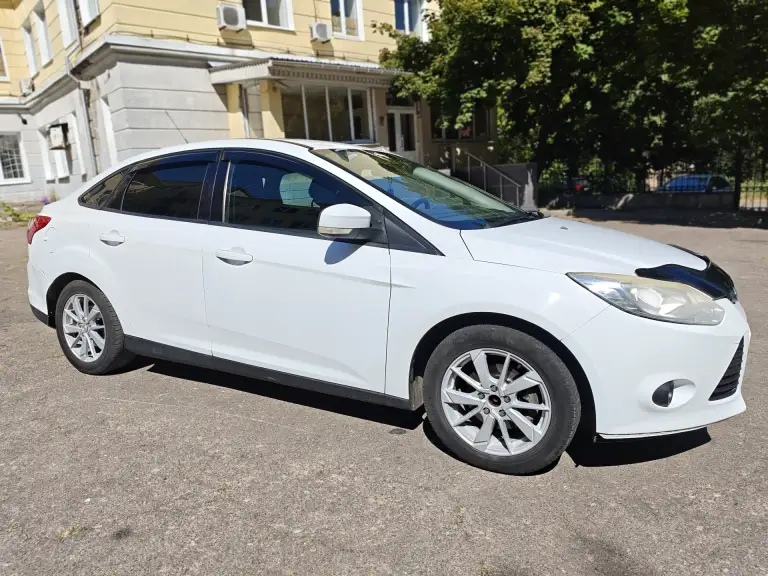 Продам ford focus 3
Год 2013
Пробег 252тыс
Двигатель 1.6 ( 125 л. С )
Кпп автомат
🔥Цена 850 000 т. Р. ( торг ) 🔥

Я собственник, авто владею 3 года. Автомобиль обслуживался своевременно, замена масла каждые 7-8т, кондиционер работает ( заправлен ).
Мотор работает отлично без посторонних звуков, по коробке также без нареканий, ходовая обслужена, салон не прокурен, по электрике все работает, с документами полный порядок, любой вид переоформления.
Все стекла родные кроме лобового, меняли и за трещины.
По лакокрасочному покрытию на твердую 4 для своих лет, есть притертость на правом крыле и небольшая вмятина на багажнике ( на фото видно, торг на ремонт т. К. Сам не успел сделать ) днище, пороги в хорошем состоянии, не гнилые.
Осмотр донецк ( буденновский район )
Тел+79493793233
Телеграмм+79493793233 - фотография - 3
