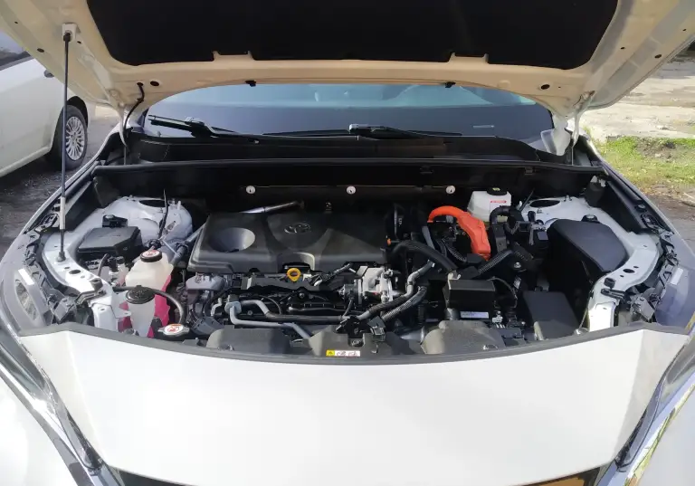 Продам toyota venza hybrid 2022 awd
Год: 09/2022
Двигатель: 2.5 гибрид

Автомобиль в отличном состоянии, полностью растаможен, стоит на российском учете. Год выпуска 2022/09, японская сборка. Авто приобреталось в сша с минимальными повреждениями, вся безопасность целая. Мощный и при этом экономичный гибридный автомобиль, расход по городу 6,5 литров. Полный привод, на каждой оси стоит по электромотору. По классу toyota venza находится между toyota rav4 и toyota highlander.
Хорошая комплектация:
* Раздельный климат контроль
* Адаптивный круиз контроль
* Система контроля полосы
* Бесключевой доступ и кнопка запуска двигателя
* Датчик дождя
* Датчик света
* Электропривод боковых зеркал
* Электрорегулировка руля и сидений
* Электробагажник и многое другое.

Осмотр г. Донецк, телефон: +7(949)316-19-48 - фотография - 9