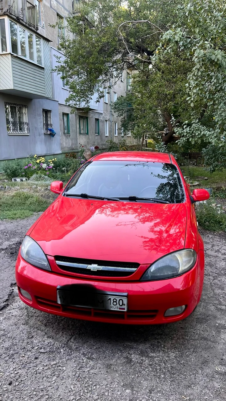 Chevrolet lacetti хэтчбек 1,6 2004 года, механика, передний привод, хорошее состояние для своих годов. Все вопросы по телефону. Цена 480000 руб. , торг. +79493981326 - фотография - 6