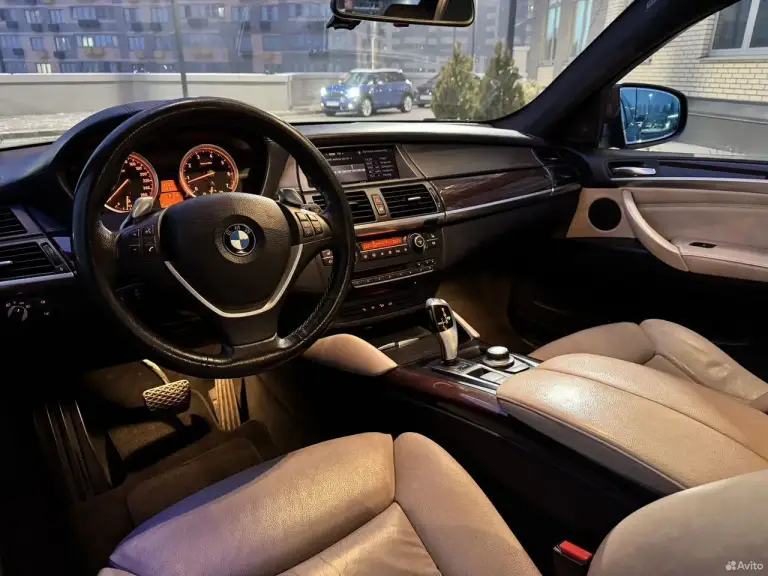 Продам bmw x6 e71.50i 4.4, 2009. Европеец экспортного исполнения люкс!
Кожаный салон, кожаная панель, чёрный потолок "алькантара"
Проекция на лобовое, навигация, музыка премиум, тв, камера заднего вида
Подогрев всех сидений, руля, четырёх зонный климат контроль.
Доводчики дверей. Пневматическая подвеска, двигатель, коробка идеальны,
Едет ровно и бодро. Подвеска перебранная. Ни одной ошибки,
Все кнопки и лампочки работают. Докатка в комплекте.
Машина ухожена и обслужена. Пробег 215 000 км. Цена 1 600 000. - фотография - 7