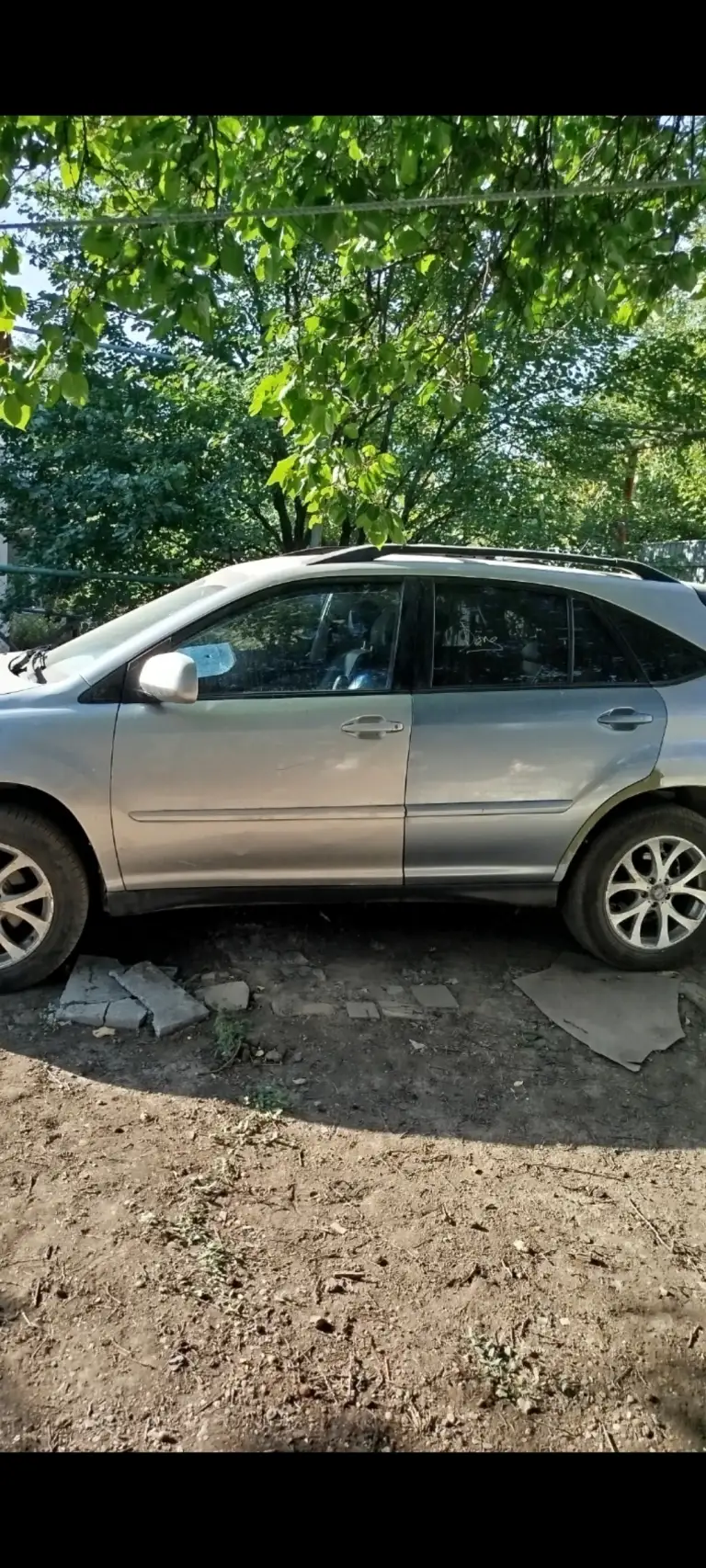 Lexus rx 330 кроссовер 2204 года выпуска. Мощность203квт/276л. С. , коробка автомат, бензин/ газ(метан). Экологический класс 5.пробег 259.вин код 2t2ha31u64c014897.кожанный салон кондиционер, панорамный люк, подогрев сидений. ..г. Донецк. Переоформление в мрэо. Один собственник. Цена 850000₽. Вопросы по. Тел. +79494972840.собственник. Г. Донецк - фотография - 1
