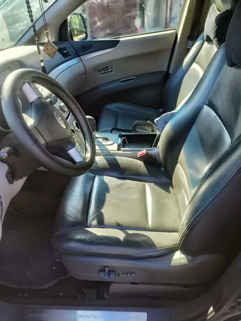В продаже subaru tribeca 3.6 at limited. 258 лошадок. Просторный и надёжный автомобиль. Двигатель и коробка без вопросов, едет бодро. Постоянный полный привод, ровная плавная езда. Машина вовремя обслуживается. Качественный автомат.

Комплектация: двухзонный климат, круиз, подогрев сидений, люк, мультируль, омыватели фар, камера заднего вида, abs и т. Д. Салон очень вместительный.
По кузову - мелкие царапины, на фото всё видно. Колодки под замену (есть небольшой скрип), но тормоза в отличном состоянии. Готов уступить на эти моменты.
1 000 000. Пишите или звоните - покажу, расскажу, договоримся. Реальному покупателю - хороший торг. - фотография - 4