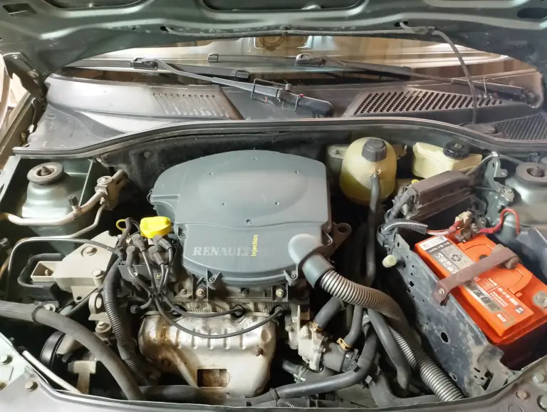 Продаётся renault symbol 2007 года. Находится в г. Свердловске лнр. Пробег 127 тысяч, машина в очень хорошем состоянии, ездит и радует каждый день.
Что по мотору — тут все честно, сухой, нигде ничего не те чёт, масло не ест, замена масла и фильтров каждые 7-8 тысяч. Двигатель 1.4, 75 лошадей, состояние очень хорошее, работает тихо и ровно. Очень надежный агрегат, проверенный временем. Если обслуживать, будет радовать еще долго.
Ходовая в хорошем состоянии. Резина лето прошла 1 сезон.
По салону - кондиционер исправный, в жару спасает отлично, сиденья очень мягкие, водительское сиденье и руль регулируются по высоте, магнитола, электро-регулировка зеркал.
Кузов тоже в хорошем состоянии, оцинкованный, ухоженный, без коррозии, лкп выглядит прилично.
С документами все в порядке. Цена 390 тыс. Рублей (торг уместен), все вопросы по телефону +79591016871 сергей. - фотография - 7