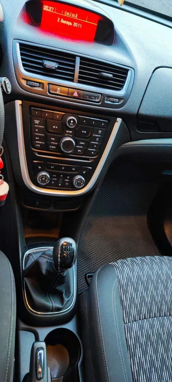 Opel mokka 1.8 mt, 2013, передний привод, механика, пробег 244800. Цена 900 000 торг +79493925924 - фотография - 8