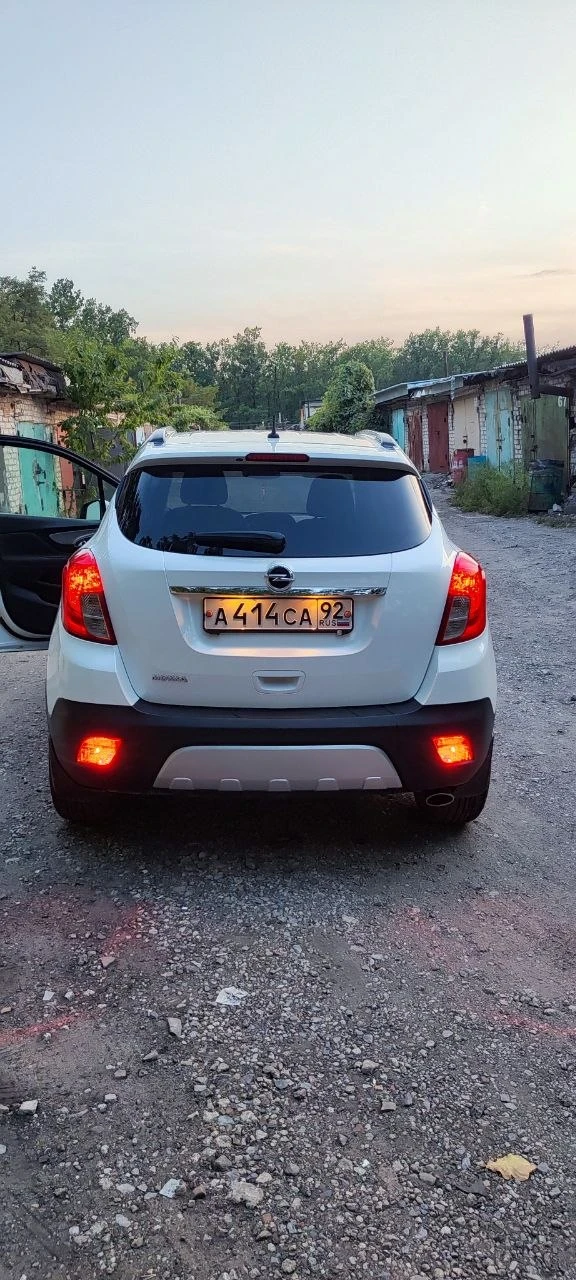 Opel mokka 1.8 mt, 2013, передний привод, механика, пробег 244800. Цена 900 000 торг +79493925924 - фотография - 12