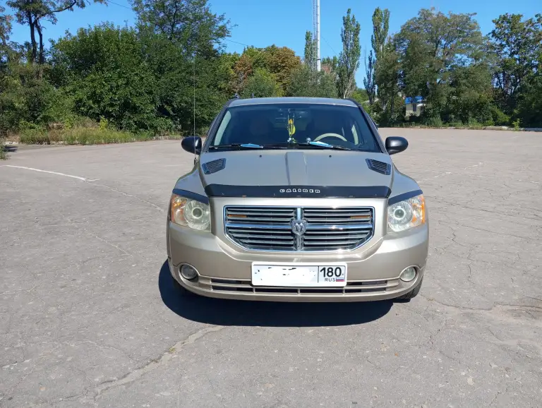 Продам свое авто dodge caliber 2010г. Рестайлинг 2.0 бензин (156 л. С. ) акпп-автомат, пробег 165000м. В отличном состоянии, не бит, стекла оригинал. Обслужен, ухожен, гаражное хранение. Двигатель, акпп все отлично. По кузову гнилья, рыжья нет! Abs, airbag, гур, эл/стекла, зеркала, кондиционер, круиз-контроль, ц/замок, 2 ключа, android хороший звук. Салон в хорошем состоянии. Документы в порядке, я владелец! Цена: 800.000р. Енакиево. +79493652755. Миранда +79490366206. - фотография - 2