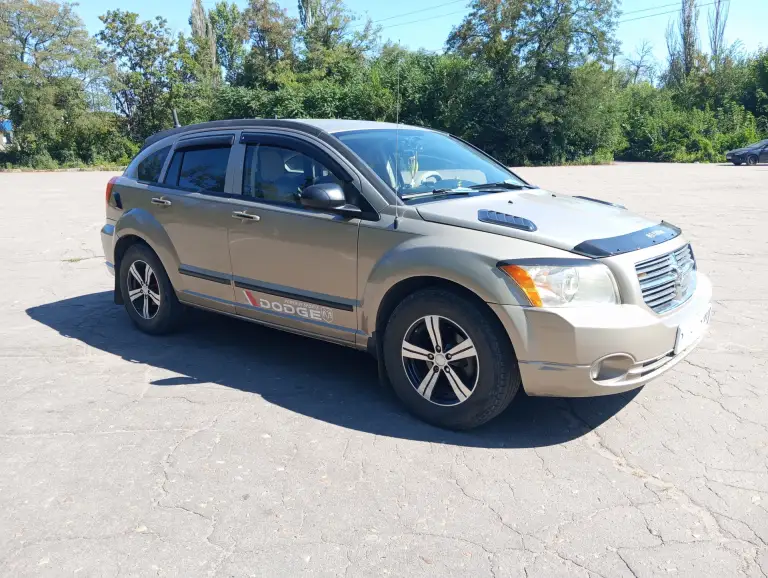 Продам свое авто dodge caliber 2010г. Рестайлинг 2.0 бензин (156 л. С. ) акпп-автомат, пробег 165000м. В отличном состоянии, не бит, стекла оригинал. Обслужен, ухожен, гаражное хранение. Двигатель, акпп все отлично. По кузову гнилья, рыжья нет! Abs, airbag, гур, эл/стекла, зеркала, кондиционер, круиз-контроль, ц/замок, 2 ключа, android хороший звук. Салон в хорошем состоянии. Документы в порядке, я владелец! Цена: 800.000р. Енакиево. +79493652755. Миранда +79490366206. - фотография - 3
