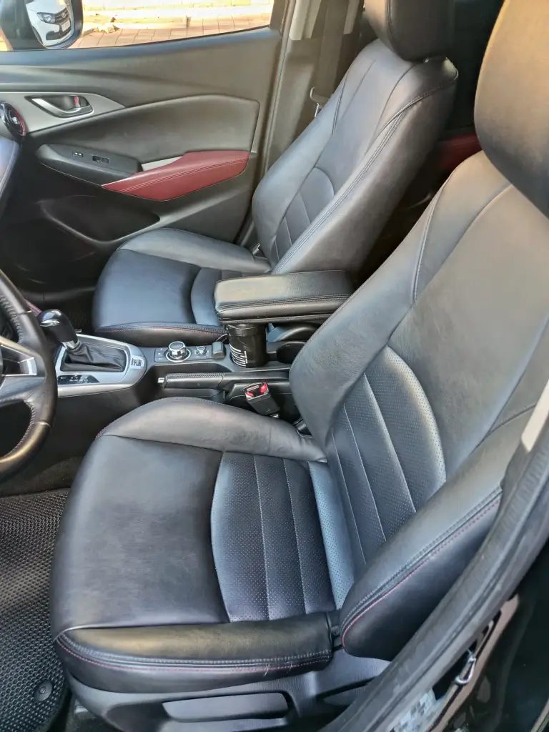 Mazda cx-3 2016 года, выпуск декабрь. 102000 тыс. Родного пробега. Американка, 2.0 л бензин. Полный привод аwd, автомат. Пушка. Я собственник, юридически чиста и без ограничений. Двигатель, коробка, ходовая в идеальном состоянии. Машина абсолютно обслужена, после полной химчистки. Работает каждая кнопочка. Салон в черной коже. 18 диски + зимняя резина. Очень хорошая комплектация.
Цена 1800000 рублей (торг).
+79591048517
Г. Ровеньки лнр - фотография - 10