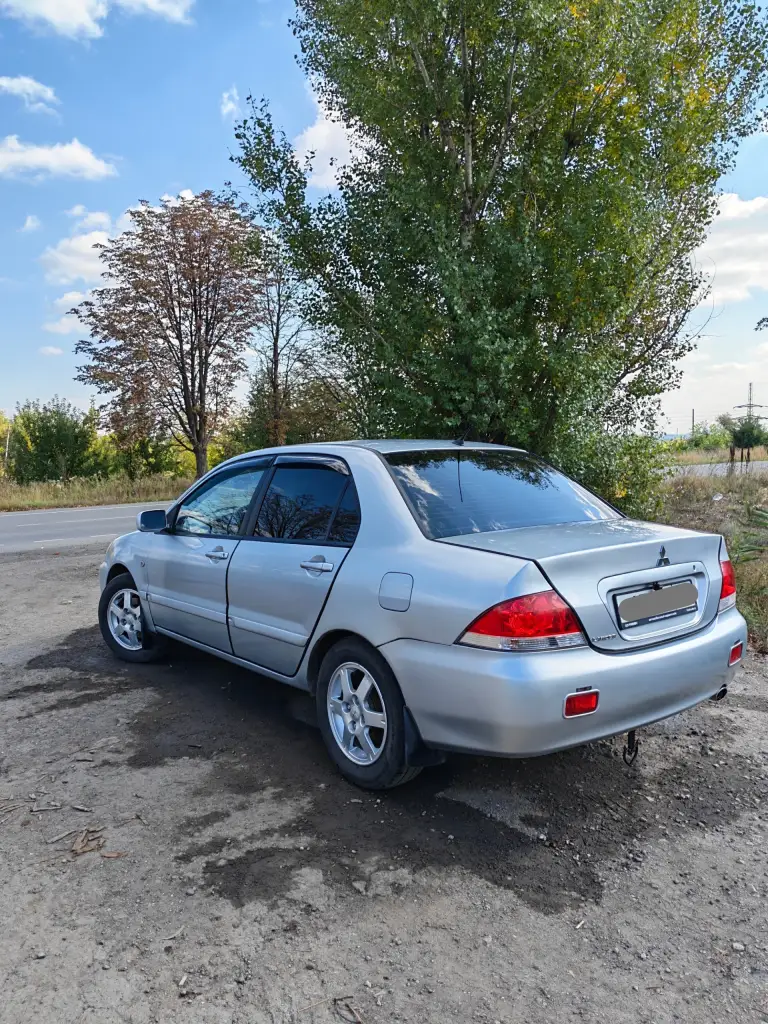 Срочная продажа mitsubishi lancer 9, 2005г. , объем 1.6л, едет бодро.
Цена 400 тыс. Руб. Торг
В хорошем состоянии, на кондиционере. Мотор работает отлично, не троит, не дымит, запускается с пол тычка, масло, фильтра поменяны. Коробка без нареканий, не выбивает, не хрустит втыкается чётко. Ходовка мягенькая.
Дно, пороги, стаканы, низа дверей целые. По электрики все работает, 4 эл. Стеклоподъёмника, регулировка зеркал, подогревы.
Планшет с задней камерой.
Музыка играет хорошо.
Резина хорошая r15, так же есть зима отдельно.
Автомобиль на полном ходу. Салон ухожен. Печка греет. Abs
Центральный замок.
Документы чистые, без штрафов, запретов, ограничений.
Переоформление без проблем, дкп на руках.
Обмен не интересует!
Осмотр: макеевка
По вопросам звоните: +79496306865 - фотография - 6