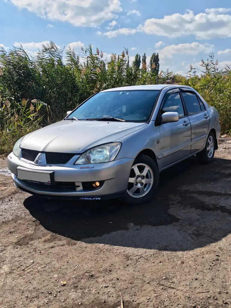 Срочная продажа mitsubishi lancer 9, 2005г. , объем 1.6л, едет бодро.
Цена 400 тыс. Руб. Торг
В хорошем состоянии, на кондиционере. Мотор работает отлично, не троит, не дымит, запускается с пол тычка, масло, фильтра поменяны. Коробка без нареканий, не выбивает, не хрустит втыкается чётко. Ходовка мягенькая.
Дно, пороги, стаканы, низа дверей целые. По электрики все работает, 4 эл. Стеклоподъёмника, регулировка зеркал, подогревы.
Планшет с задней камерой.
Музыка играет хорошо.
Резина хорошая r15, так же есть зима отдельно.
Автомобиль на полном ходу. Салон ухожен. Печка греет. Abs
Центральный замок.
Документы чистые, без штрафов, запретов, ограничений.
Переоформление без проблем, дкп на руках.
Обмен не интересует!
Осмотр: макеевка
По вопросам звоните: +79496306865 - фотография - 1