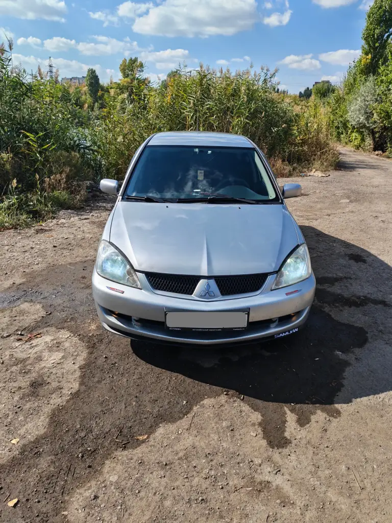 Срочная продажа mitsubishi lancer 9, 2005г. , объем 1.6л, едет бодро.
Цена 400 тыс. Руб. Торг
В хорошем состоянии, на кондиционере. Мотор работает отлично, не троит, не дымит, запускается с пол тычка, масло, фильтра поменяны. Коробка без нареканий, не выбивает, не хрустит втыкается чётко. Ходовка мягенькая.
Дно, пороги, стаканы, низа дверей целые. По электрики все работает, 4 эл. Стеклоподъёмника, регулировка зеркал, подогревы.
Планшет с задней камерой.
Музыка играет хорошо.
Резина хорошая r15, так же есть зима отдельно.
Автомобиль на полном ходу. Салон ухожен. Печка греет. Abs
Центральный замок.
Документы чистые, без штрафов, запретов, ограничений.
Переоформление без проблем, дкп на руках.
Обмен не интересует!
Осмотр: макеевка
По вопросам звоните: +79496306865 - фотография - 4