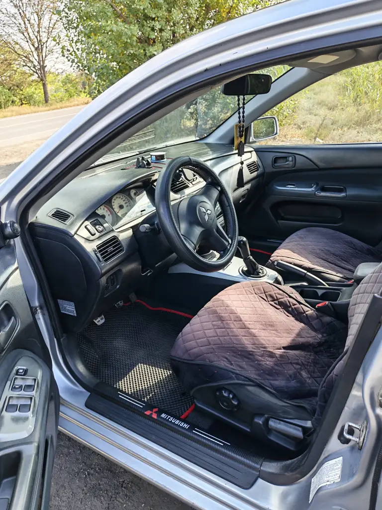 Срочная продажа mitsubishi lancer 9, 2005г. , объем 1.6л, едет бодро.
Цена 400 тыс. Руб. Торг
В хорошем состоянии, на кондиционере. Мотор работает отлично, не троит, не дымит, запускается с пол тычка, масло, фильтра поменяны. Коробка без нареканий, не выбивает, не хрустит втыкается чётко. Ходовка мягенькая.
Дно, пороги, стаканы, низа дверей целые. По электрики все работает, 4 эл. Стеклоподъёмника, регулировка зеркал, подогревы.
Планшет с задней камерой.
Музыка играет хорошо.
Резина хорошая r15, так же есть зима отдельно.
Автомобиль на полном ходу. Салон ухожен. Печка греет. Abs
Центральный замок.
Документы чистые, без штрафов, запретов, ограничений.
Переоформление без проблем, дкп на руках.
Обмен не интересует!
Осмотр: макеевка
По вопросам звоните: +79496306865 - фотография - 12