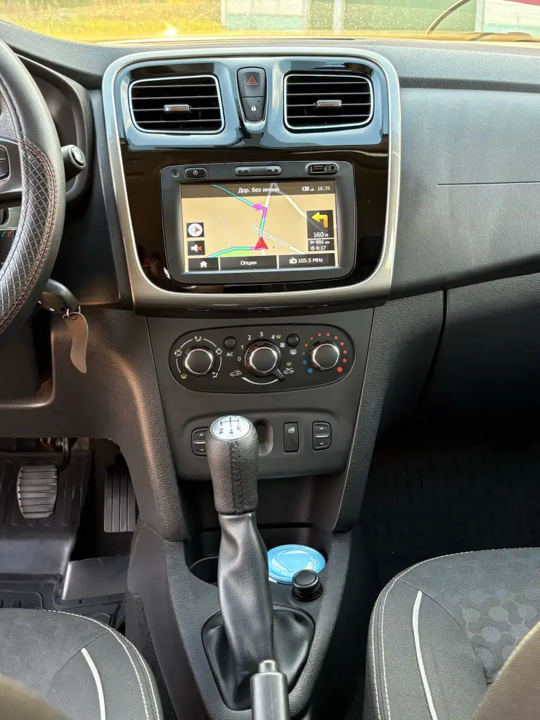 Продам рено логан 2 2013 года выпуска в отличном состоянии !автомобиль местный куплен ещё при украине первым собственником!я второй владелец!абсолютно весь автомобиль включая бампера в родном окрасе !!!все стекла оригинальный лобовое в том числе!!автомобиль полностью обслужен (недавно поменяно масло, антифриз, ремни, ролики, помпа, тормозные диски и колодки, наконечники, шаровые. ),состояние сел поехал!автомобиль в максимальной комплектации:кондиционер, гур,4 эсп, абс, оригинальная мультимедия с навигацией, круиз контроль мультируль!!в авто установлено качественное итальянское газовое оборудование(пропан)вписано в птс и стс. Мотор:1.2 работает идеально как на бензине так и на газу!!коробка механика также работает без нареканий!с авто отдам два комплекта колес!пробег:179000 оригинальный!!автомобиль не ржавый и тем более не гнилой!!авто не новое присутствуют сколы и пару царапин!цена :660000руб, торг у капота!осмотр макеевка!+79493997835 - фотография - 13