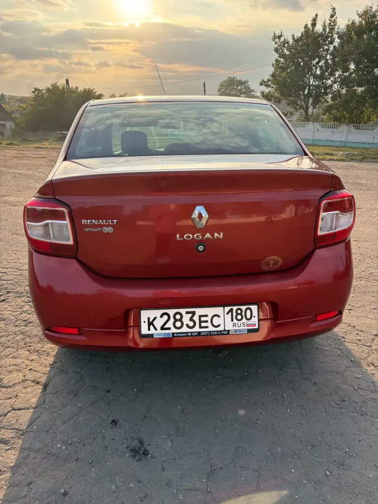 Продам рено логан 2 2013 года выпуска в отличном состоянии !автомобиль местный куплен ещё при украине первым собственником!я второй владелец!абсолютно весь автомобиль включая бампера в родном окрасе !!!все стекла оригинальный лобовое в том числе!!автомобиль полностью обслужен (недавно поменяно масло, антифриз, ремни, ролики, помпа, тормозные диски и колодки, наконечники, шаровые. ),состояние сел поехал!автомобиль в максимальной комплектации:кондиционер, гур,4 эсп, абс, оригинальная мультимедия с навигацией, круиз контроль мультируль!!в авто установлено качественное итальянское газовое оборудование(пропан)вписано в птс и стс. Мотор:1.2 работает идеально как на бензине так и на газу!!коробка механика также работает без нареканий!с авто отдам два комплекта колес!пробег:179000 оригинальный!!автомобиль не ржавый и тем более не гнилой!!авто не новое присутствуют сколы и пару царапин!цена :660000руб, торг у капота!осмотр макеевка!+79493997835 - фотография - 6